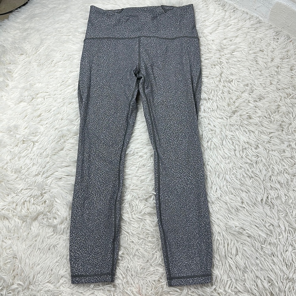 Lululemon Train Times 7/8 Pant *25" Fractal Alpine White Black / Black